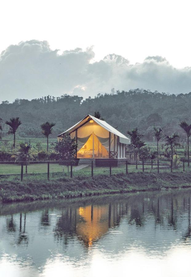 Redberry'S Luxury Stay Coorg Somvarpet Exterior photo