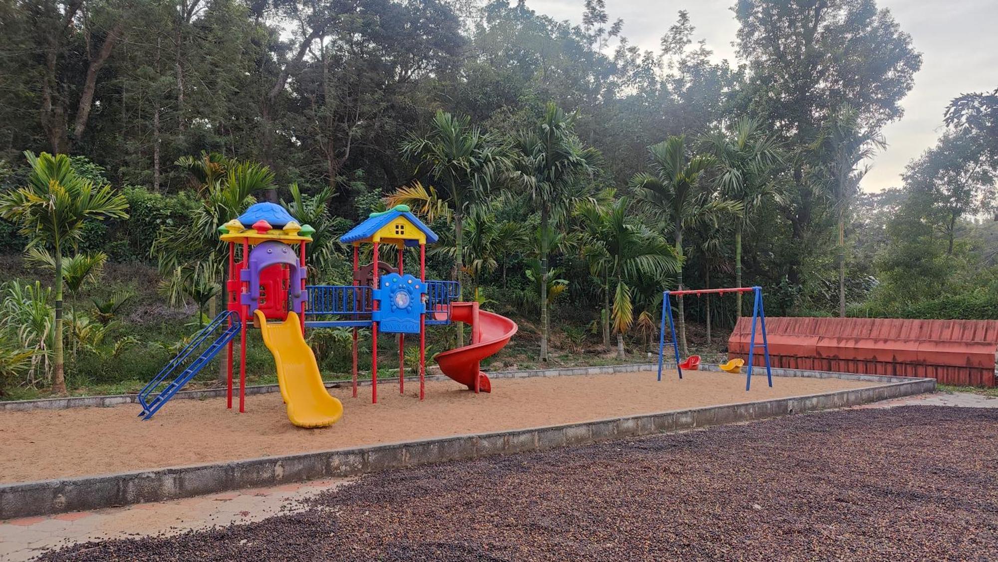 Redberry'S Luxury Stay Coorg Somvarpet Exterior photo